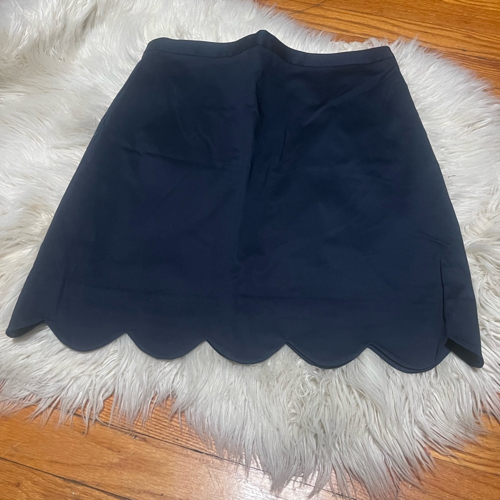 Tommy Hilfiger Navy Scalloped Mini Skirt size 2. Never worn.